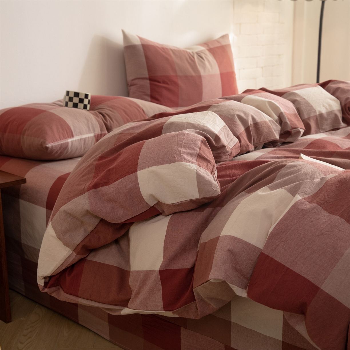 91家纺网 家纺一手货源 找家纺 棉小二 2026新款全棉色织水洗棉四件套-暮色格韵 暮色格韵红-千鸟格灰