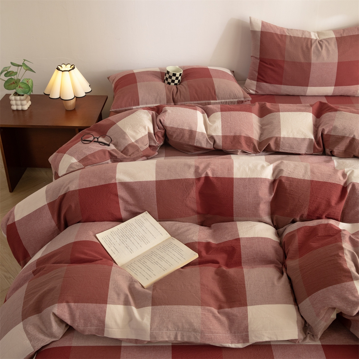 91家纺网 家纺一手货源 找家纺 棉小二 2026新款全棉色织水洗棉四件套-暮色格韵 暮色格韵红-千鸟格灰