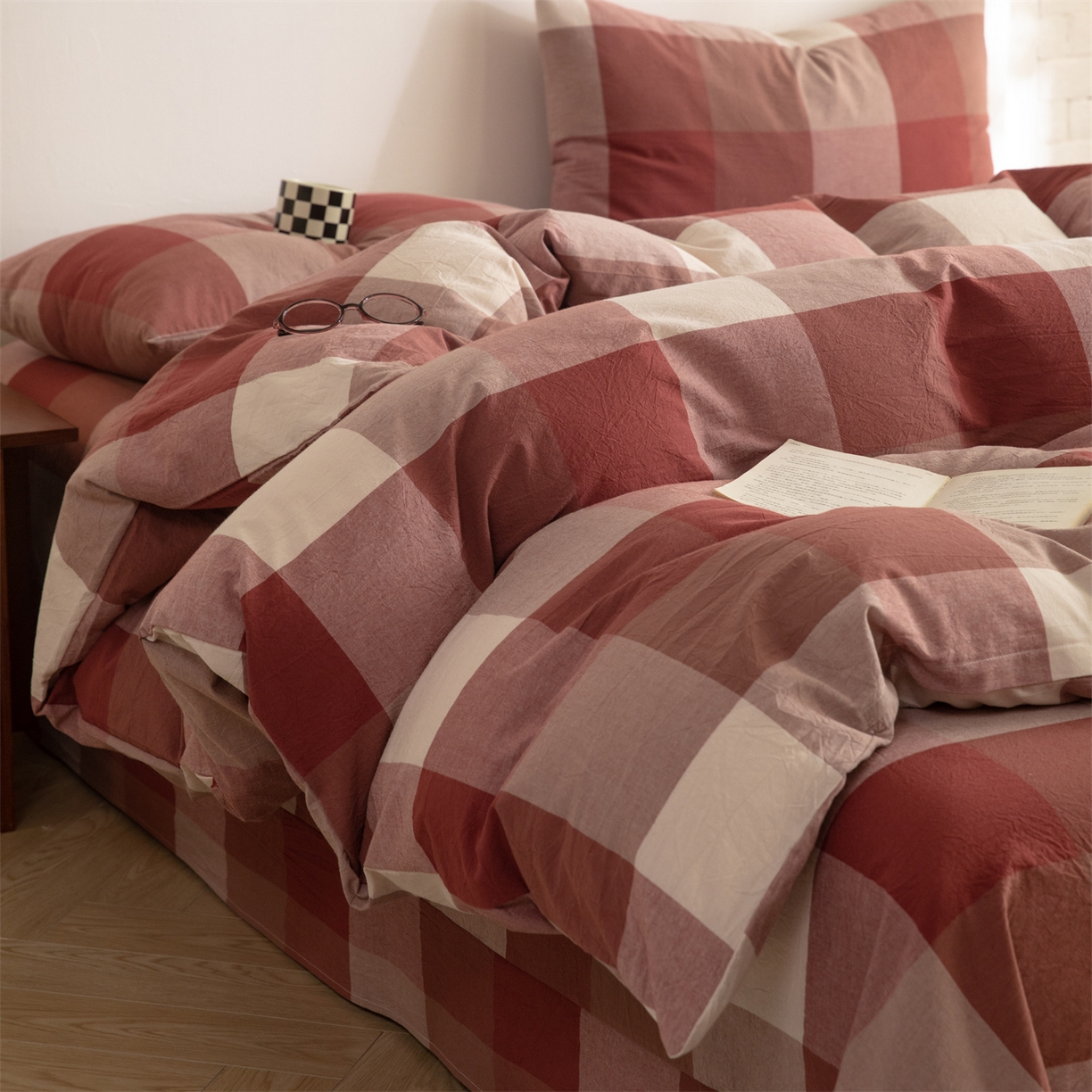 91家纺网 家纺一手货源 找家纺 棉小二 2026新款全棉色织水洗棉四件套-暮色格韵 暮色格韵红-千鸟格灰