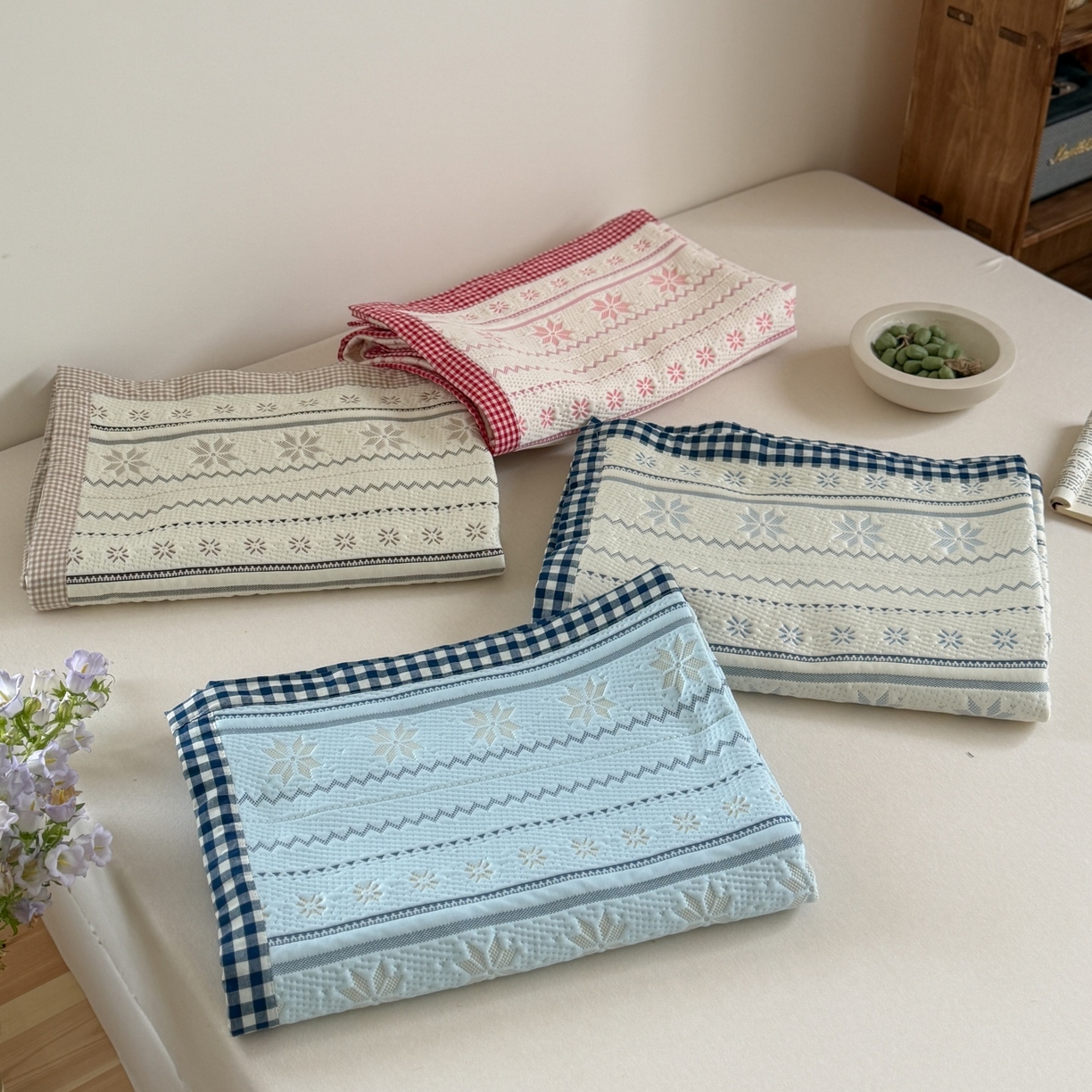 91家纺网 家纺一手货源 找家纺 （总）桃子家居 2026新款A类原木风雪花复古高级亲肤全棉色织水洗棉宽边工艺PE凉感凉席三件套