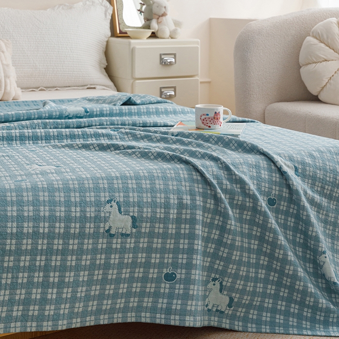 91家纺网 家纺一手货源 找家纺 悦然毛巾被 2026新款色织水洗棉盖毯安心棉床盖全棉纱布毛巾被夏被夏凉被空调被 蓝格萌马