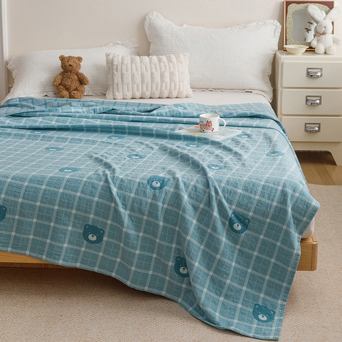 91家纺网 家纺一手货源 找家纺 悦然毛巾被 2026新款色织水洗棉盖毯安心棉床盖全棉纱布毛巾被夏被夏凉被空调被 蓝格熊语