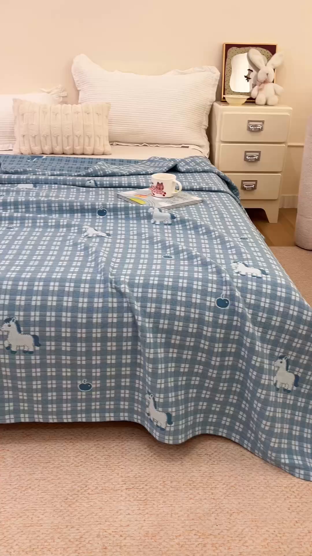 91家纺网 家纺一手货源 找家纺 悦然毛巾被 2026新款色织水洗棉盖毯安心棉床盖全棉纱布毛巾被夏被夏凉被空调被 蓝格萌马