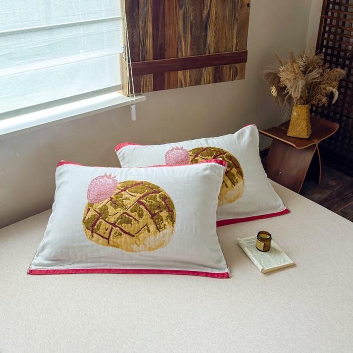 91家纺网 家纺一手货源 找家纺 乐家毛巾被（工厂自产自销） 2026新款全棉纯棉四层纱布枕巾 草莓面包