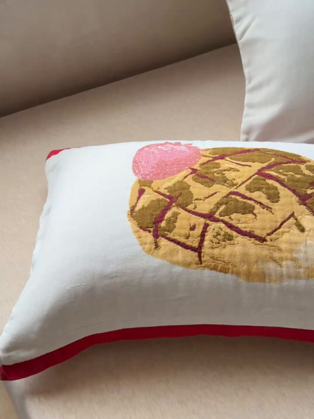 91家纺网 家纺一手货源 找家纺 乐家毛巾被（工厂自产自销） 2026新款全棉纯棉四层纱布枕巾 草莓面包