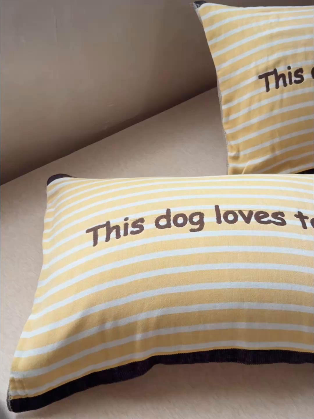 91家纺网 家纺一手货源 找家纺 乐家毛巾被（工厂自产自销） 2026新款全棉纯棉四层纱布枕巾 简约条纹