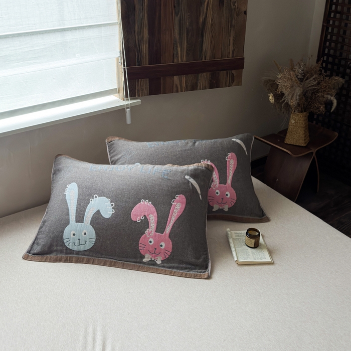 91家纺网 家纺一手货源 找家纺 乐家毛巾被（工厂自产自销） 2026新款全棉纯棉四层纱布枕巾 毛绒小兔