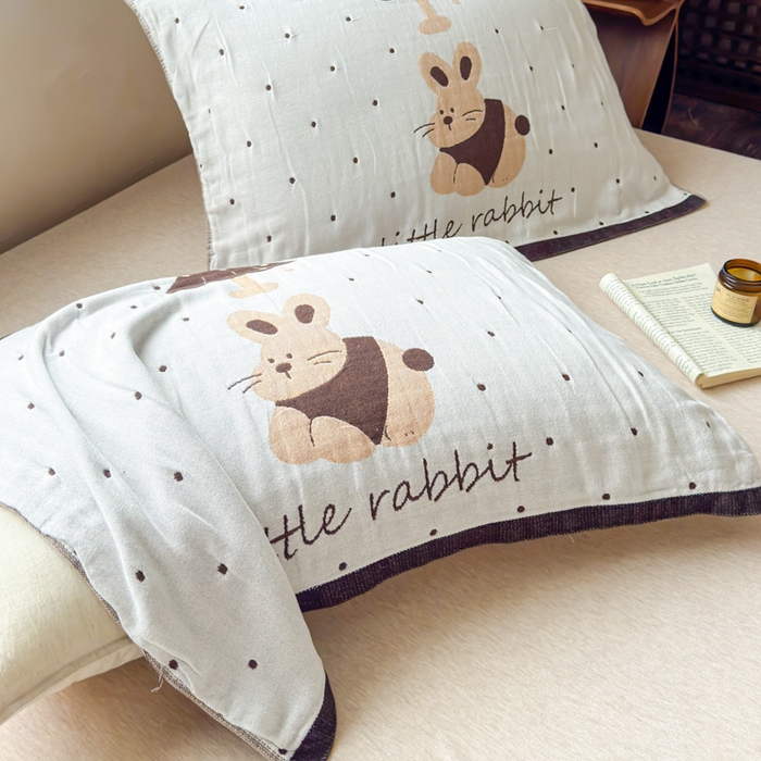 91家纺网 家纺一手货源 找家纺 乐家毛巾被（工厂自产自销） 2026新款全棉纯棉四层纱布枕巾 蘑菇兔