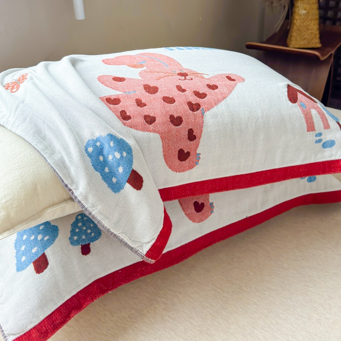 91家纺网 家纺一手货源 找家纺 乐家毛巾被（工厂自产自销） 2026新款全棉纯棉四层纱布枕巾 森林小兔