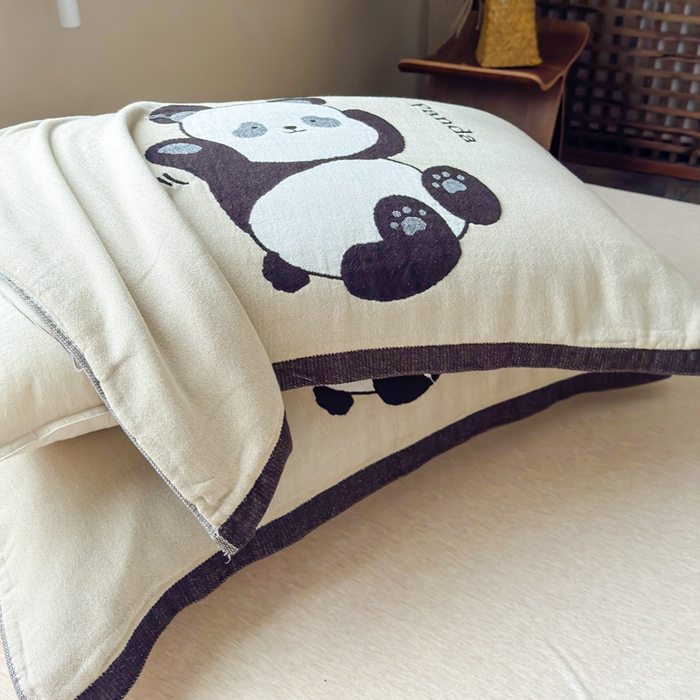 91家纺网 家纺一手货源 找家纺 乐家毛巾被（工厂自产自销） 2026新款全棉纯棉四层纱布枕巾 顽皮熊猫