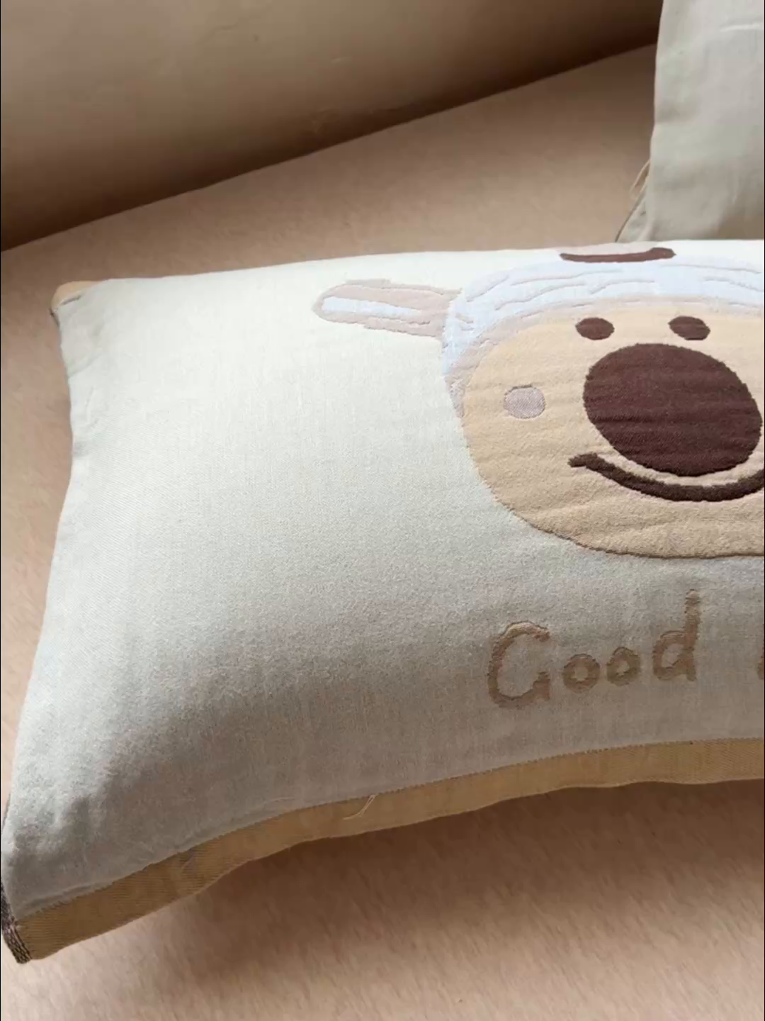 91家纺网 家纺一手货源 找家纺 乐家毛巾被（工厂自产自销） 2026新款全棉纯棉四层纱布枕巾 晚安小熊