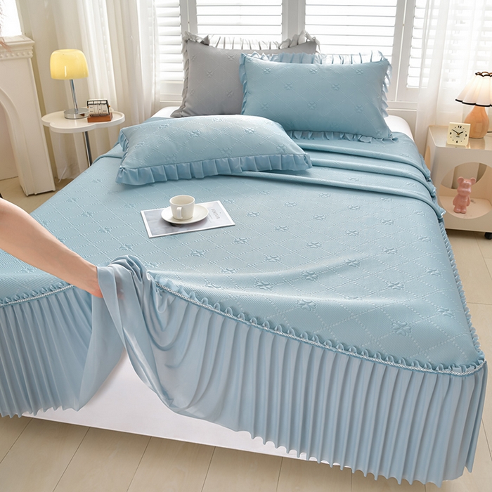 91家纺网 家纺一手货源 找家纺 畅畅家纺 2026新款聚乙烯中分子凉感冰感凉豆豆凉席席子床裙三件套-欧式伴夏 幸运草-蓝