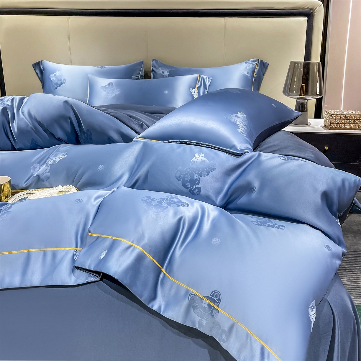 91家纺网 家纺一手货源 找家纺 经年 2026新款60S贡缎提花水洗真丝四件套 潮流熊-艳兰