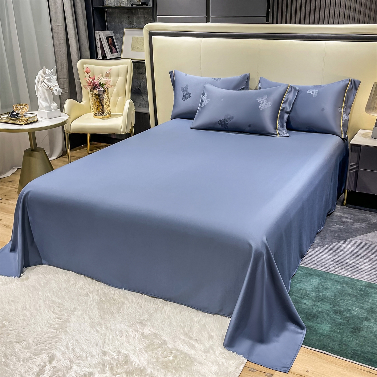 91家纺网 家纺一手货源 找家纺 经年 2026新款60S贡缎提花水洗真丝四件套 潮流熊-蓝灰