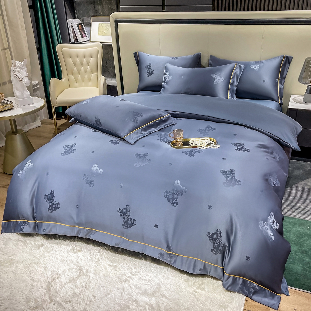 91家纺网 家纺一手货源 找家纺 经年 2026新款60S贡缎提花水洗真丝四件套 潮流熊-蓝灰
