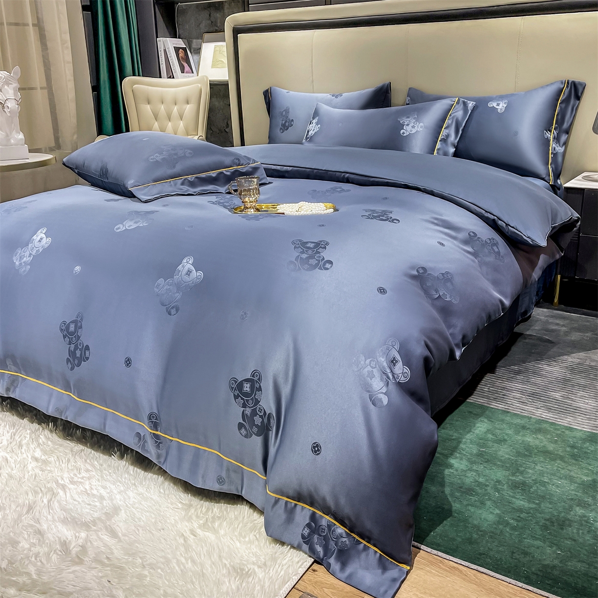 91家纺网 家纺一手货源 找家纺 经年 2026新款60S贡缎提花水洗真丝四件套 潮流熊-蓝灰