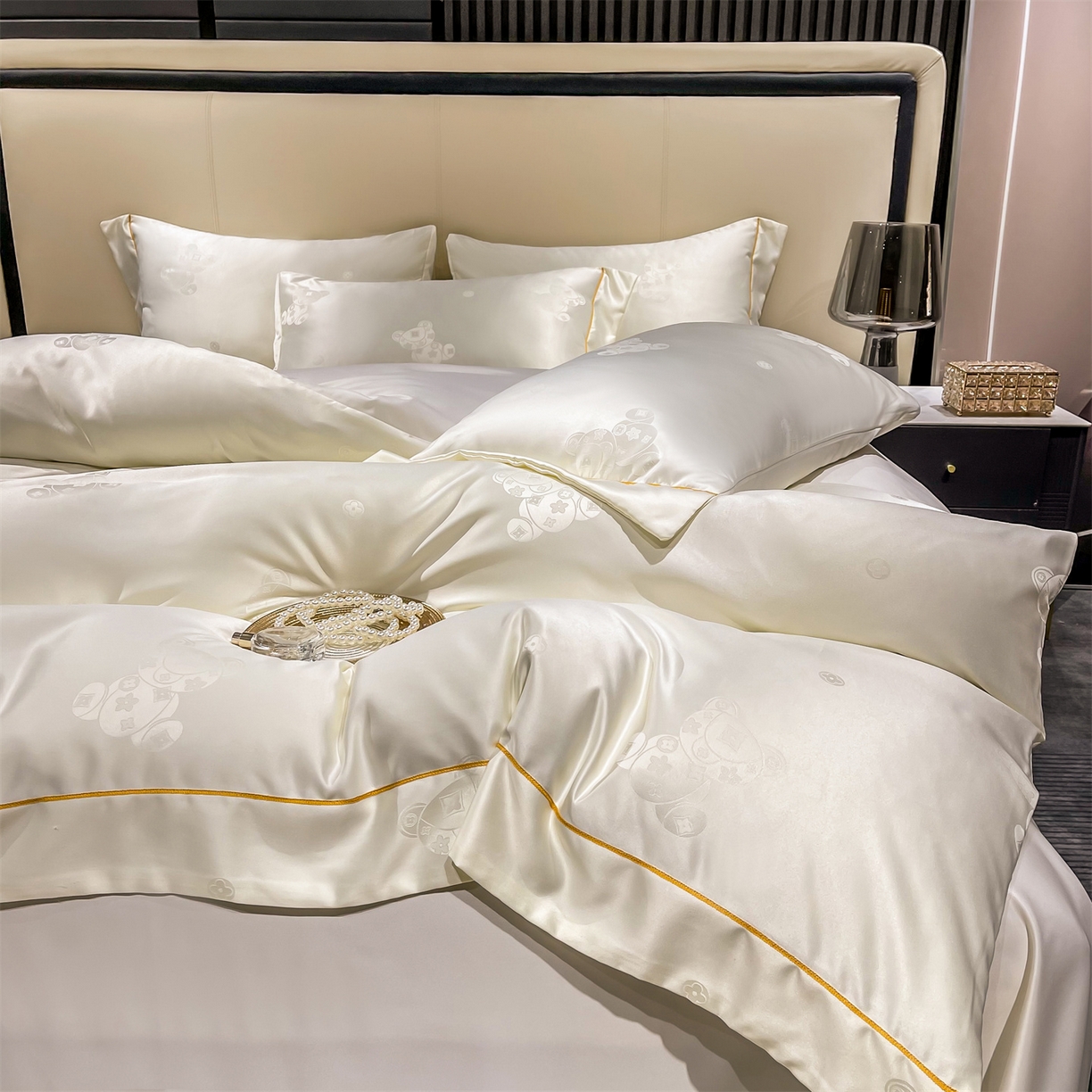 经年 2026新款60S贡缎提花水洗真丝四件套 潮流熊-米白