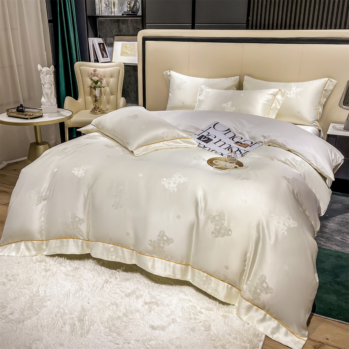 91家纺网 家纺一手货源 找家纺 经年 2026新款60S贡缎提花水洗真丝四件套 潮流熊-米白