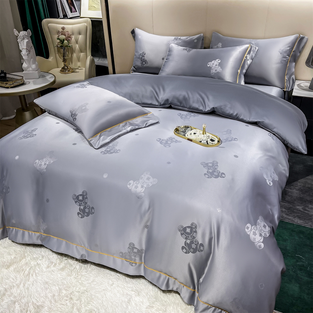 91家纺网 家纺一手货源 找家纺 经年 2026新款60S贡缎提花水洗真丝四件套 潮流熊-石灰