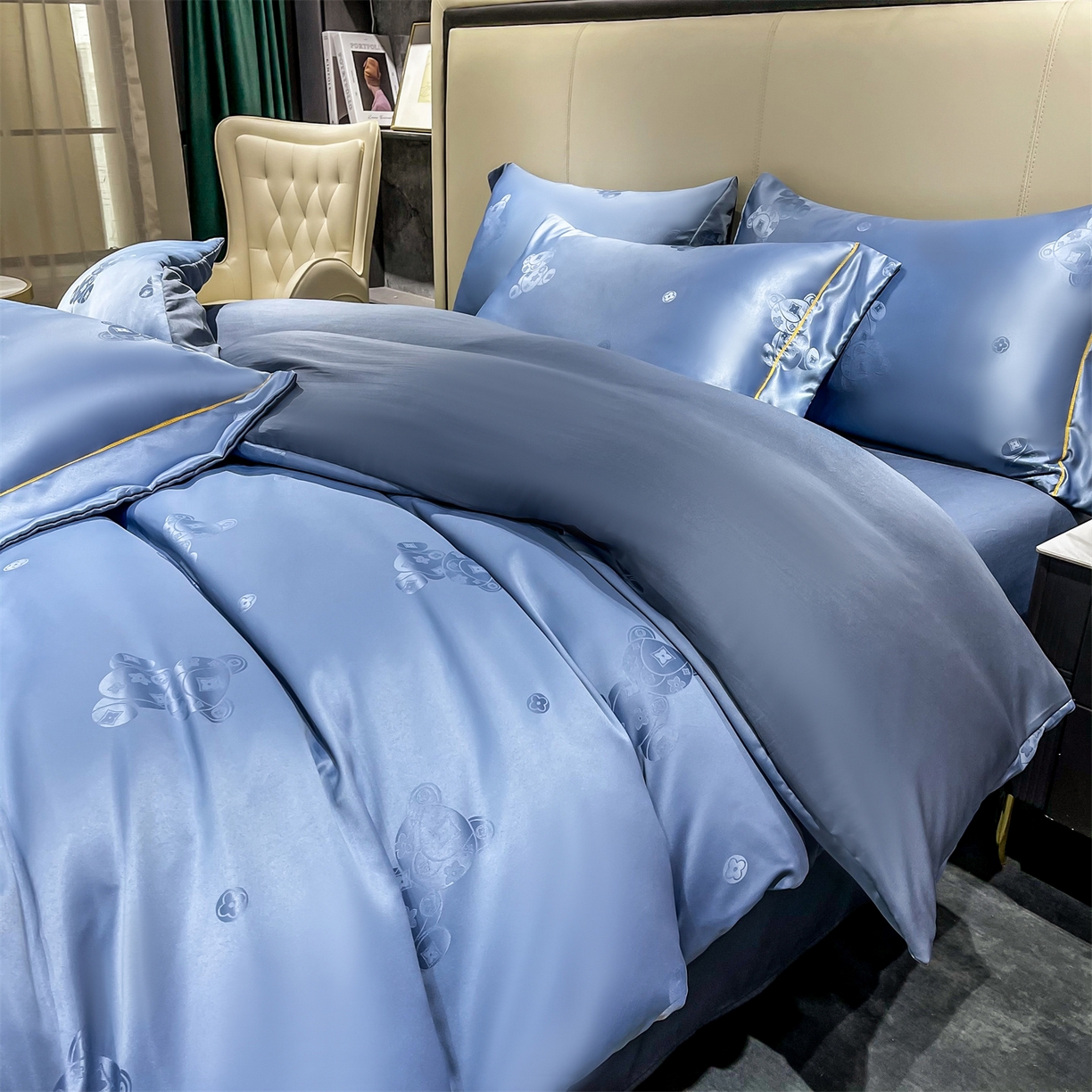 91家纺网 家纺一手货源 找家纺 经年 2026新款60S贡缎提花水洗真丝四件套 潮流熊-艳兰