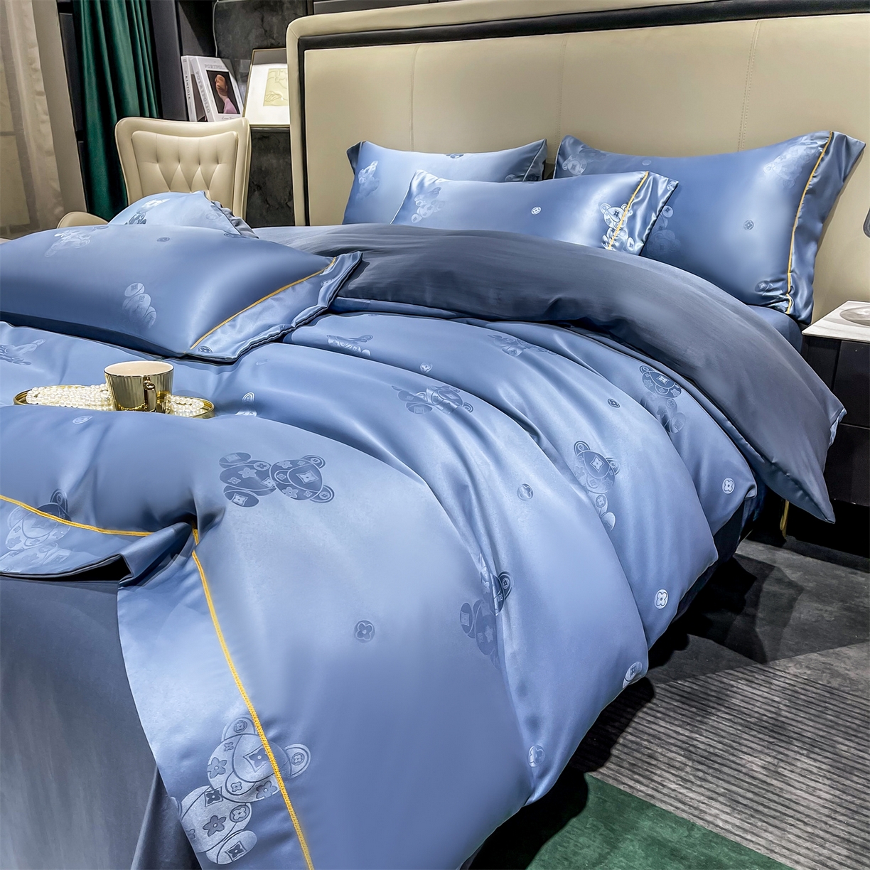 91家纺网 家纺一手货源 找家纺 经年 2026新款60S贡缎提花水洗真丝四件套 潮流熊-艳兰