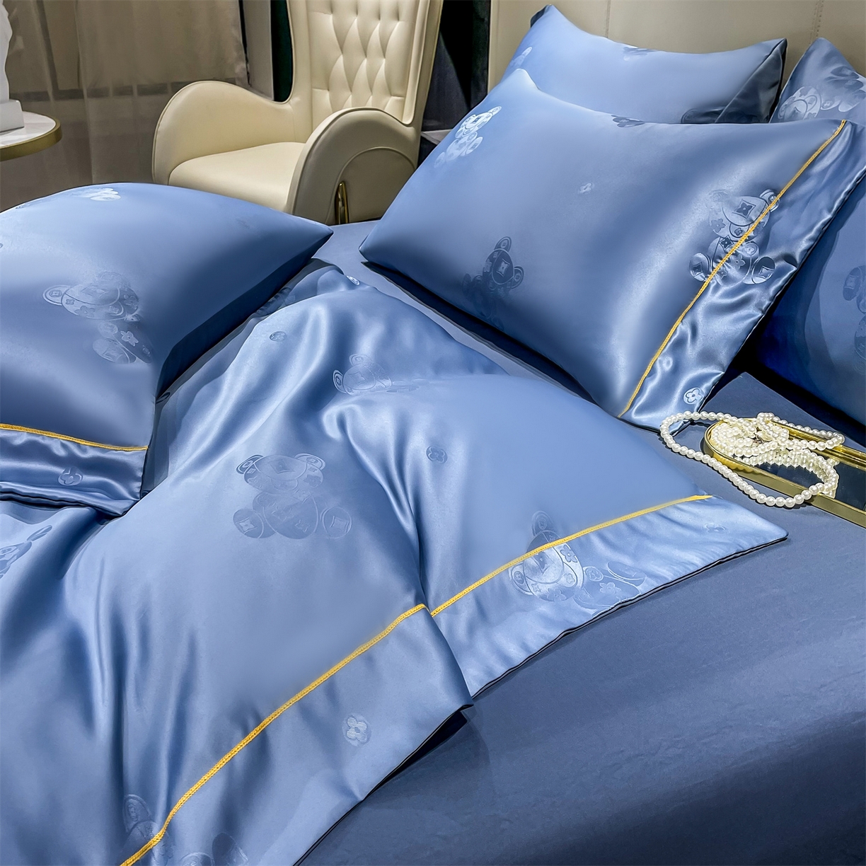 91家纺网 家纺一手货源 找家纺 经年 2026新款60S贡缎提花水洗真丝四件套 潮流熊-艳兰