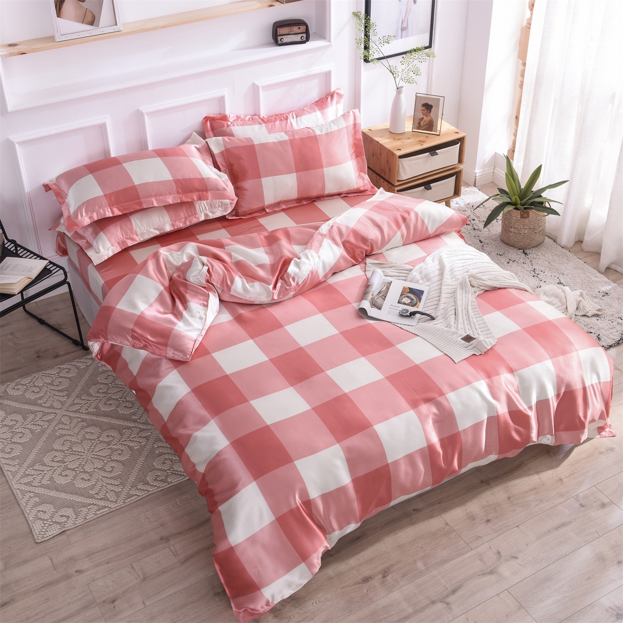 91家纺网 家纺一手货源 找家纺 经年 2026年条纹丝绸冰丝四件套 红白大格