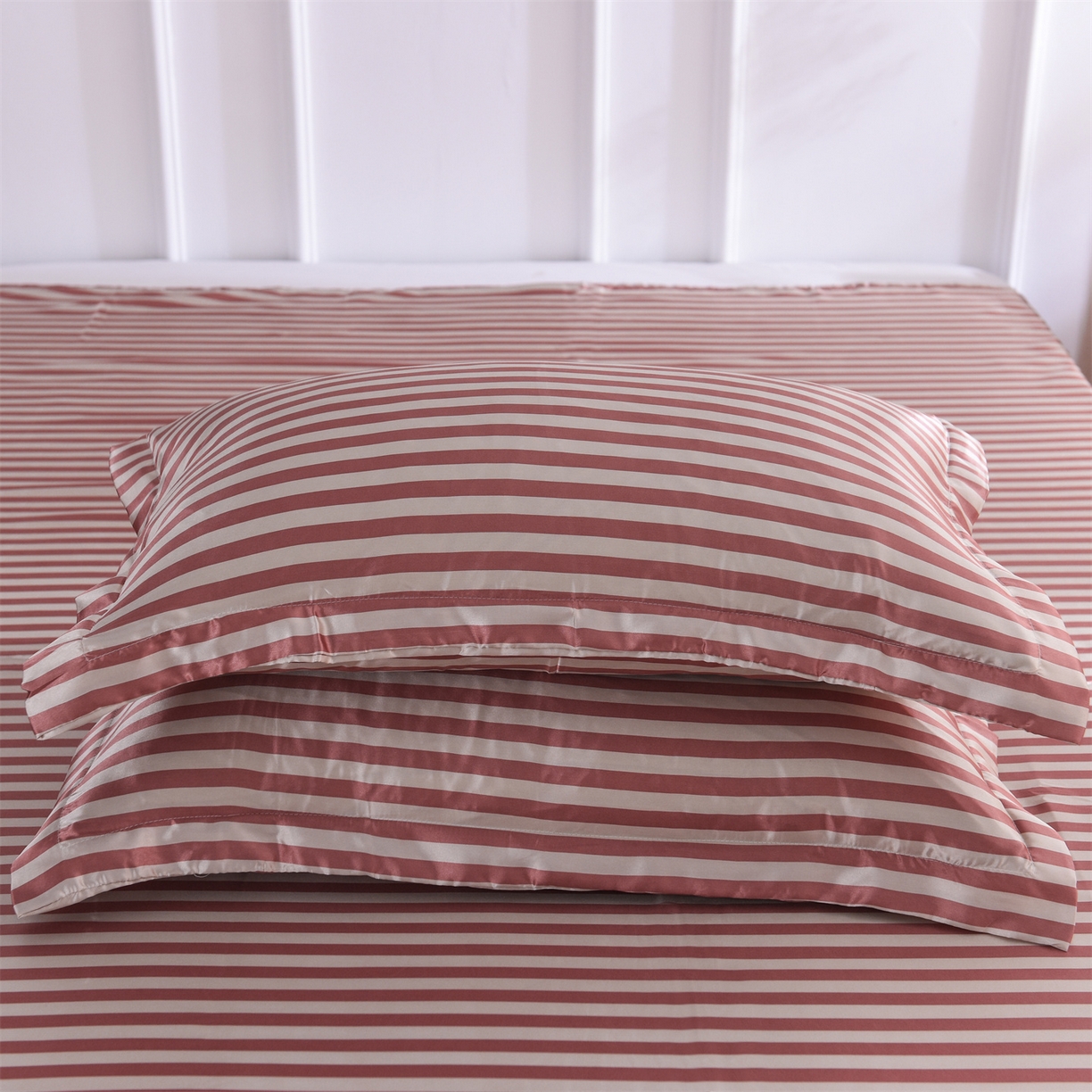 91家纺网 家纺一手货源 找家纺 经年 2026年条纹丝绸冰丝四件套 红棕中条