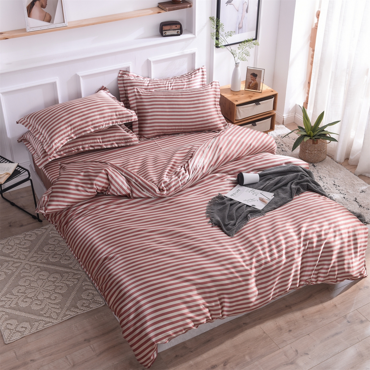 91家纺网 家纺一手货源 找家纺 经年 2026年条纹丝绸冰丝四件套 红棕中条