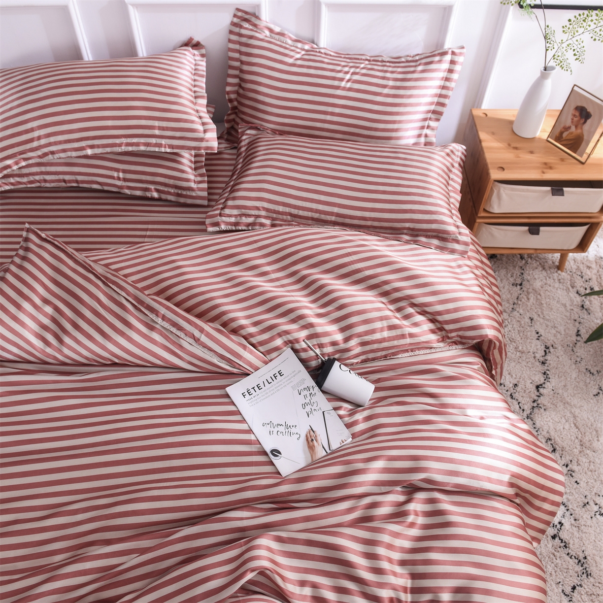 91家纺网 家纺一手货源 找家纺 经年 2026年条纹丝绸冰丝四件套 红棕中条