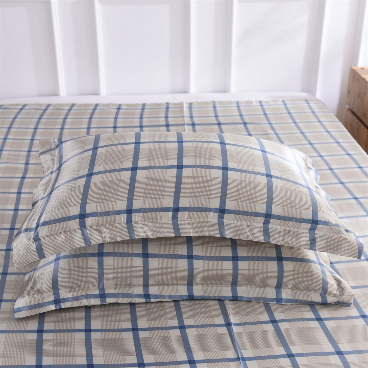 91家纺网 家纺一手货源 找家纺 经年 2026年条纹丝绸冰丝四件套 灰蓝方格