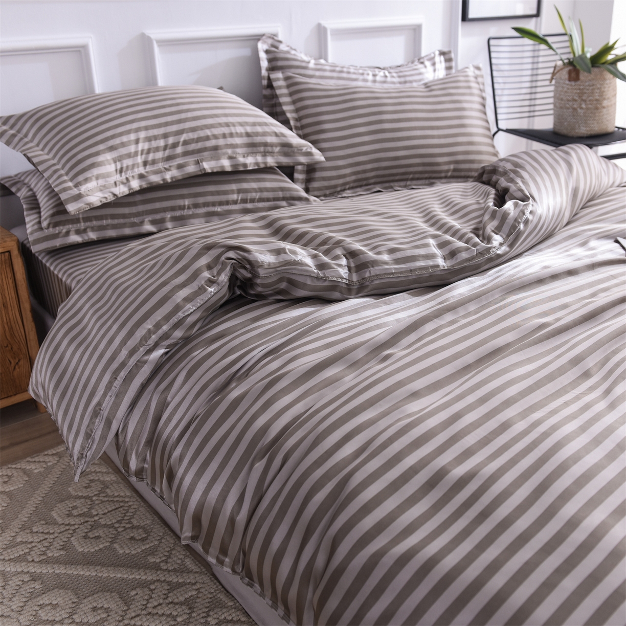 91家纺网 家纺一手货源 找家纺 经年 2026年条纹丝绸冰丝四件套 咖啡中条