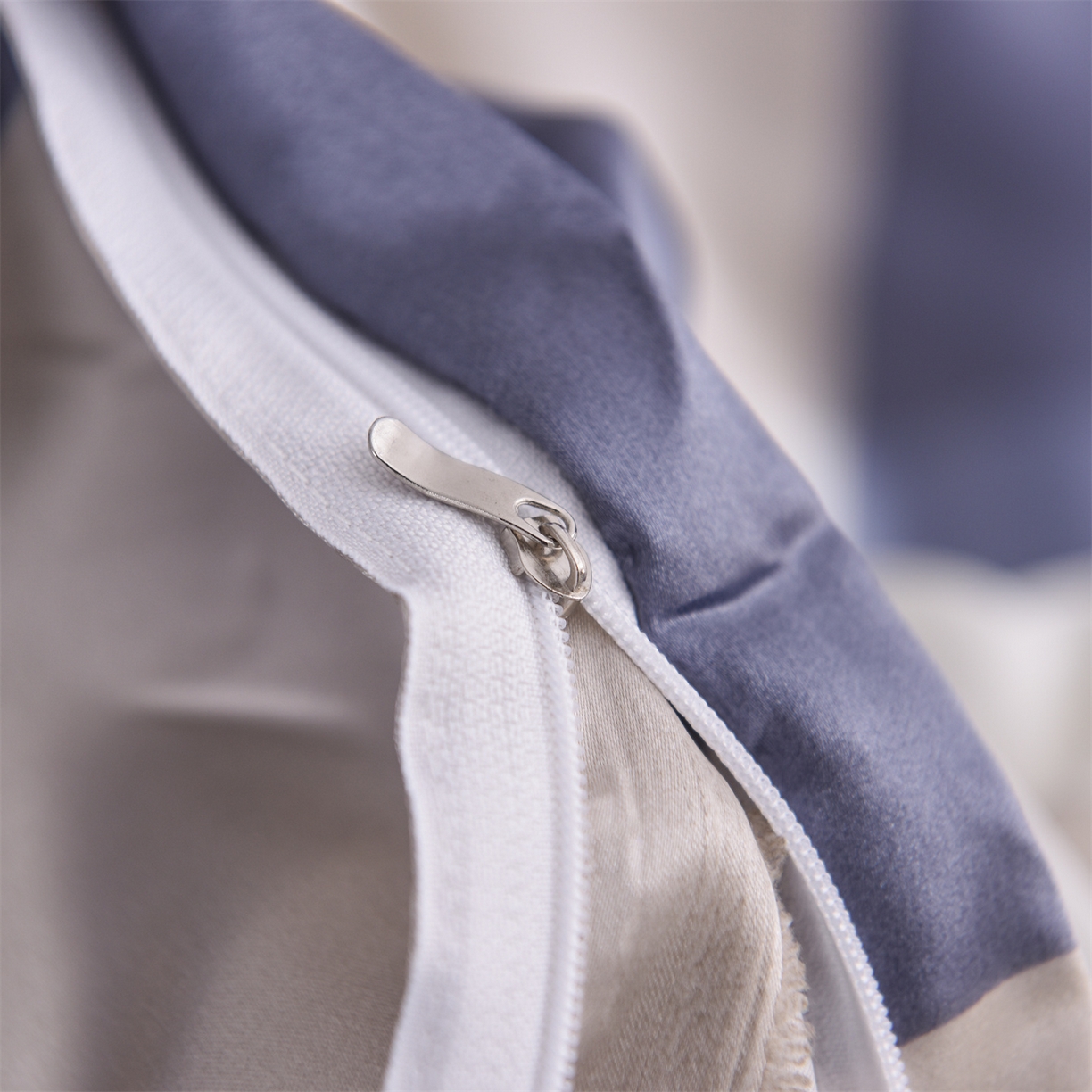 91家纺网 家纺一手货源 找家纺 经年 2026年条纹丝绸冰丝四件套 蓝白大格