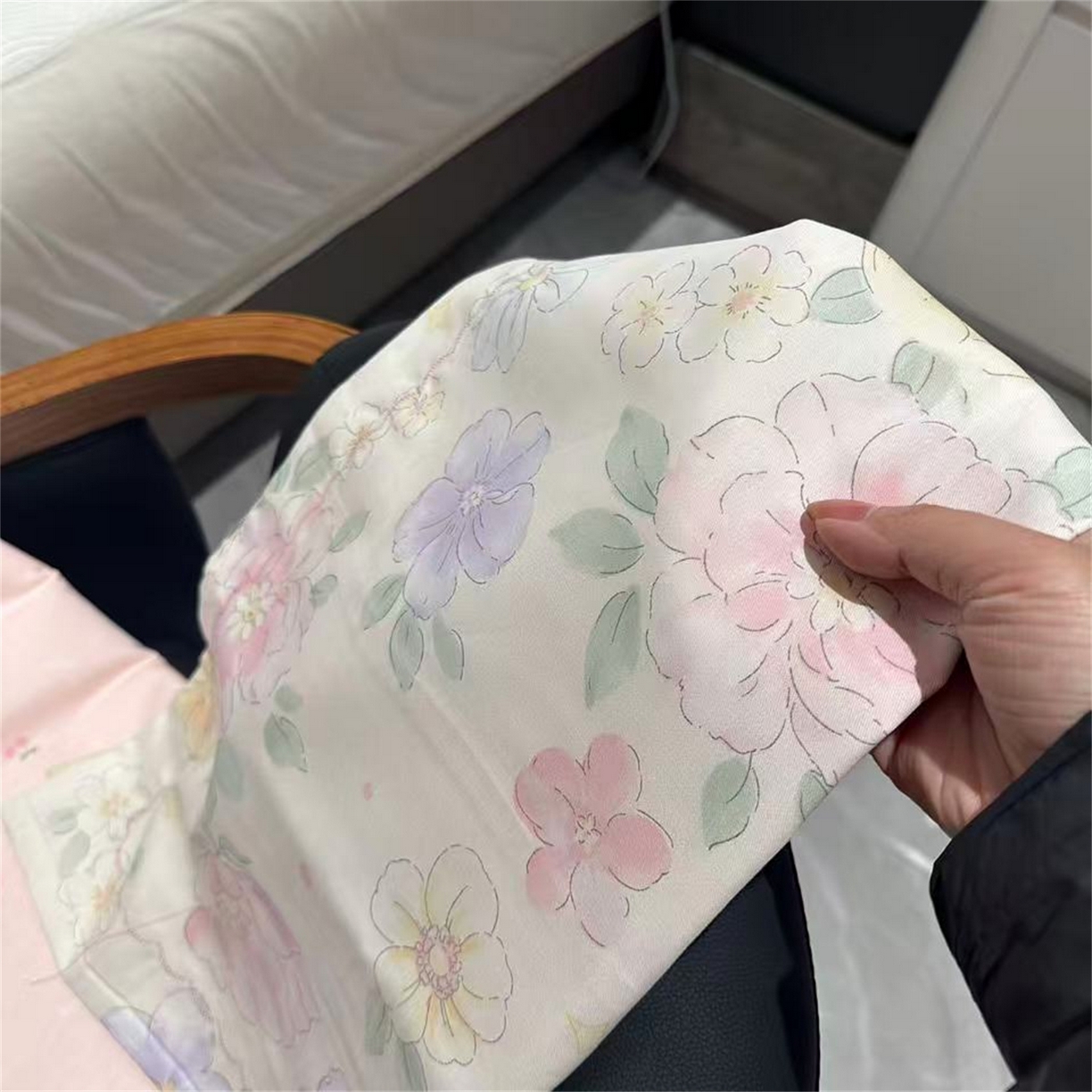 91家纺网 家纺一手货源 找家纺  玖琳家纺 2026新款13372纯棉40S贡缎纯棉四件套 芬芳馥香