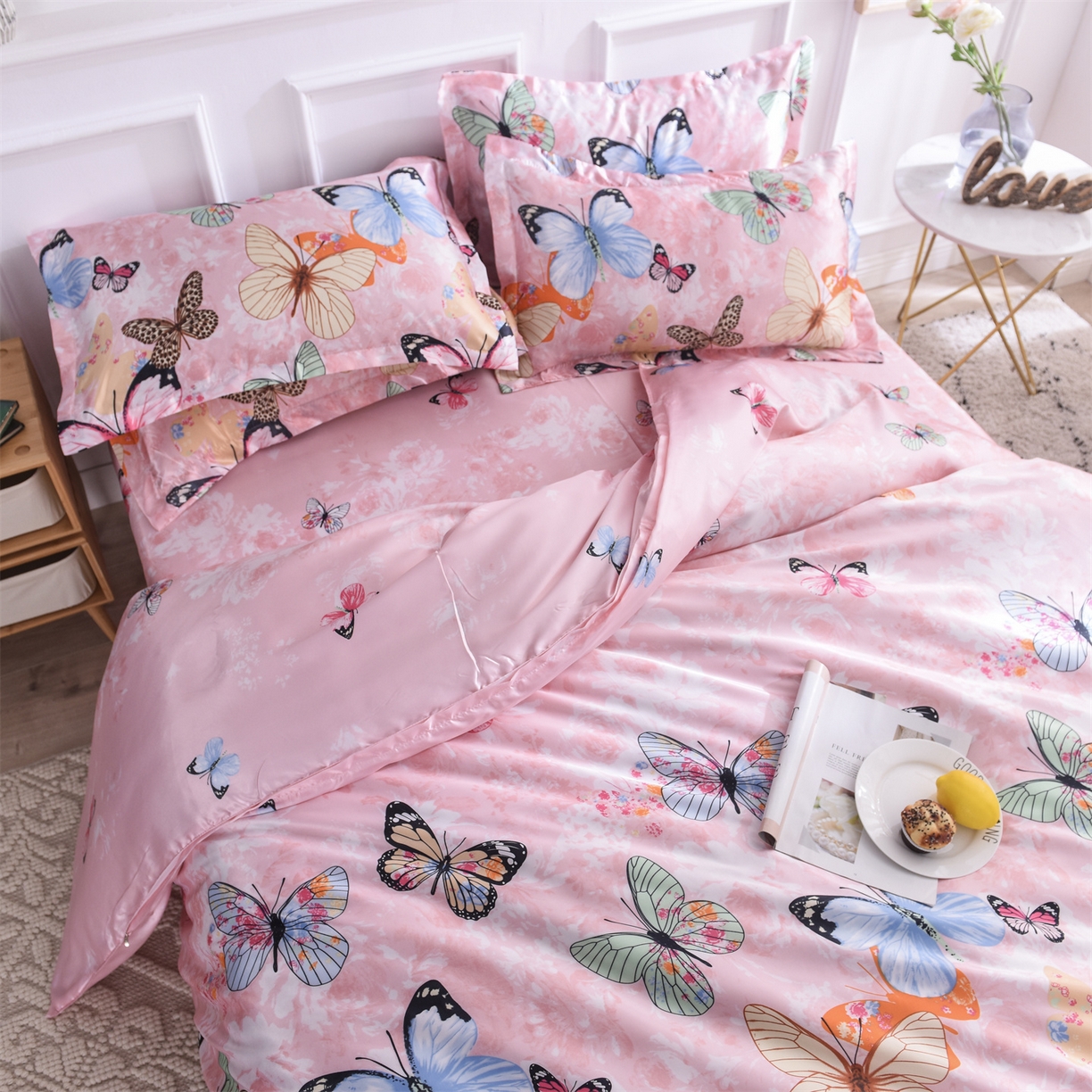 91家纺网 家纺一手货源 找家纺 经年 2026新款印花丝绸冰丝四件套 蝴蝶飞舞