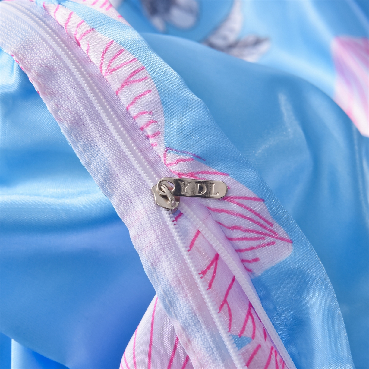 91家纺网 家纺一手货源 找家纺 经年 2026新款印花丝绸冰丝四件套 凝听花意