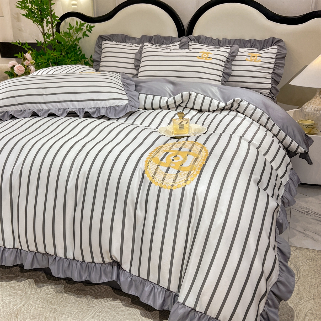 91家纺网 家纺一手货源 找家纺 经年 2026新款水洗真丝韩版四件套 浅夏-灰