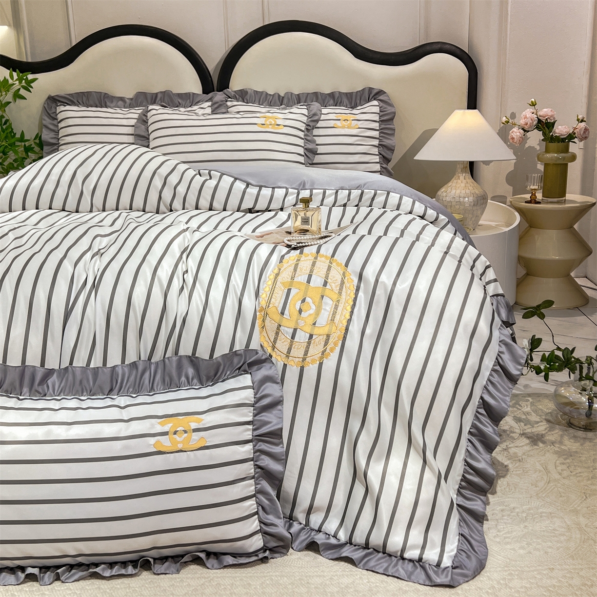 91家纺网 家纺一手货源 找家纺 经年 2026新款水洗真丝韩版四件套 浅夏-灰