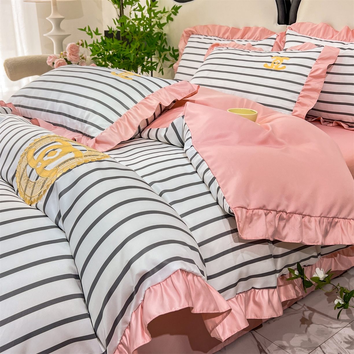 91家纺网 家纺一手货源 找家纺 经年 2026新款水洗真丝韩版四件套 浅夏-灰玉