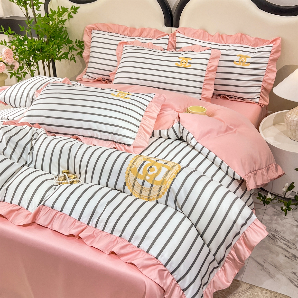 91家纺网 家纺一手货源 找家纺 经年 2026新款水洗真丝韩版四件套 浅夏-灰玉