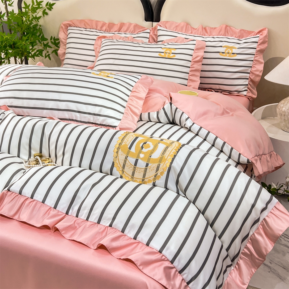 91家纺网 家纺一手货源 找家纺 经年 2026新款水洗真丝韩版四件套 浅夏-灰玉