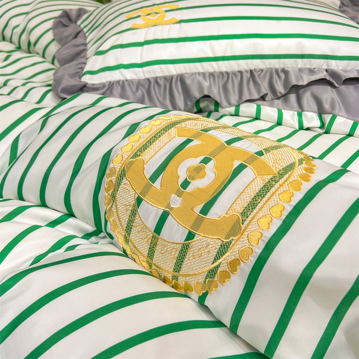 91家纺网 家纺一手货源 找家纺 经年 2026新款水洗真丝韩版四件套 浅夏-香草灰