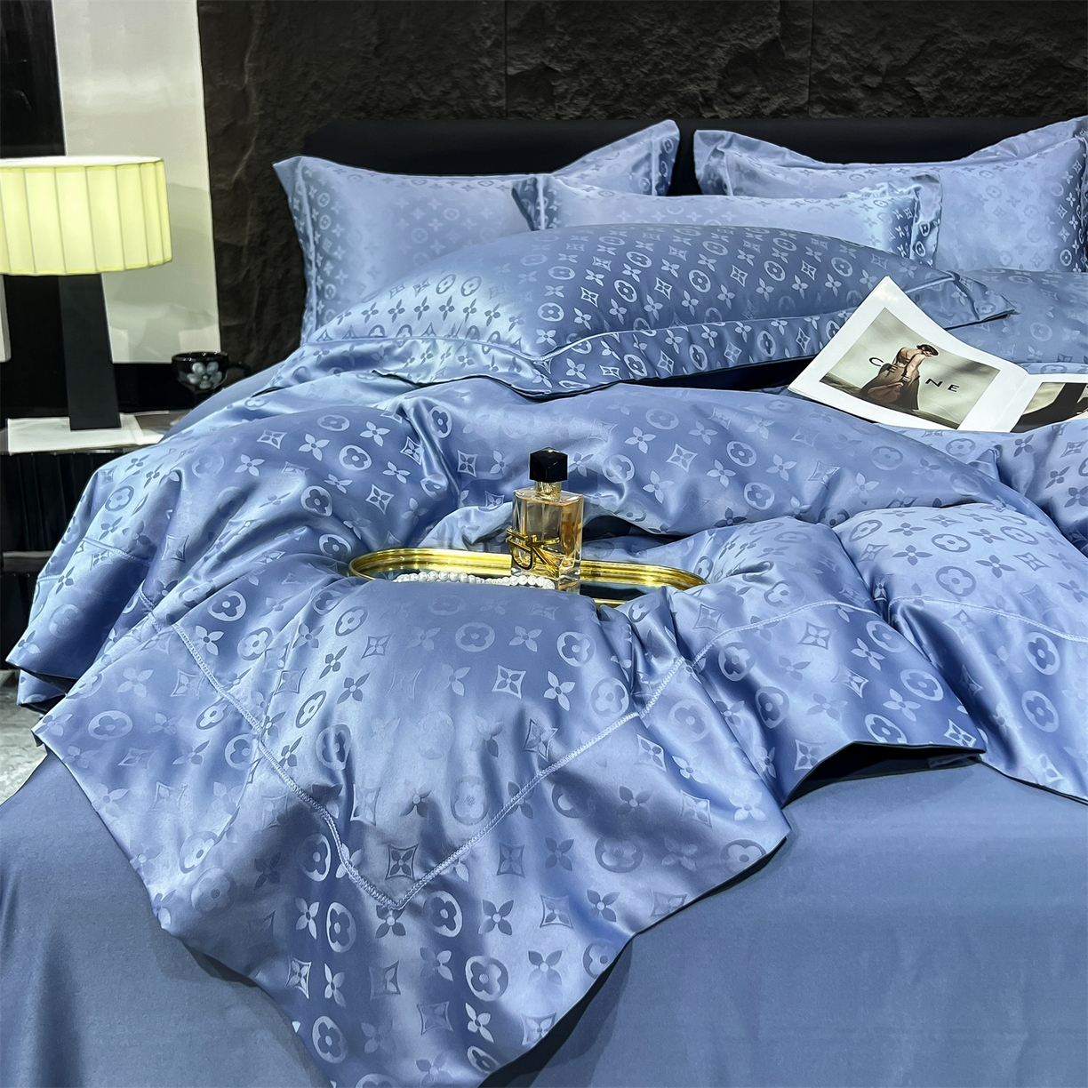 91家纺网 家纺一手货源 找家纺 经年 2026新款水洗真丝提花四件套 格林-宝蓝