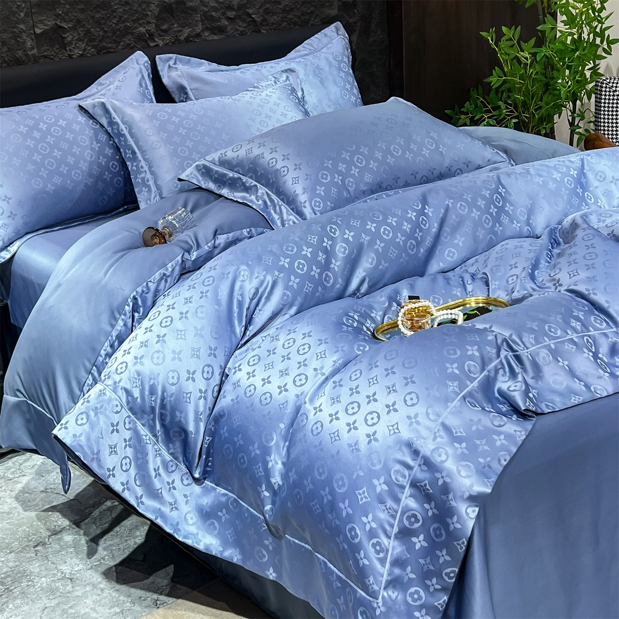 91家纺网 家纺一手货源 找家纺 经年 2026新款水洗真丝提花四件套 格林-宝蓝