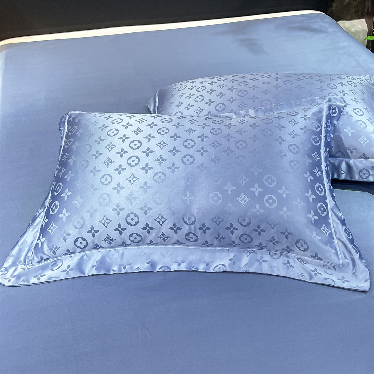 91家纺网 家纺一手货源 找家纺 经年 2026新款水洗真丝提花四件套 格林-宝蓝