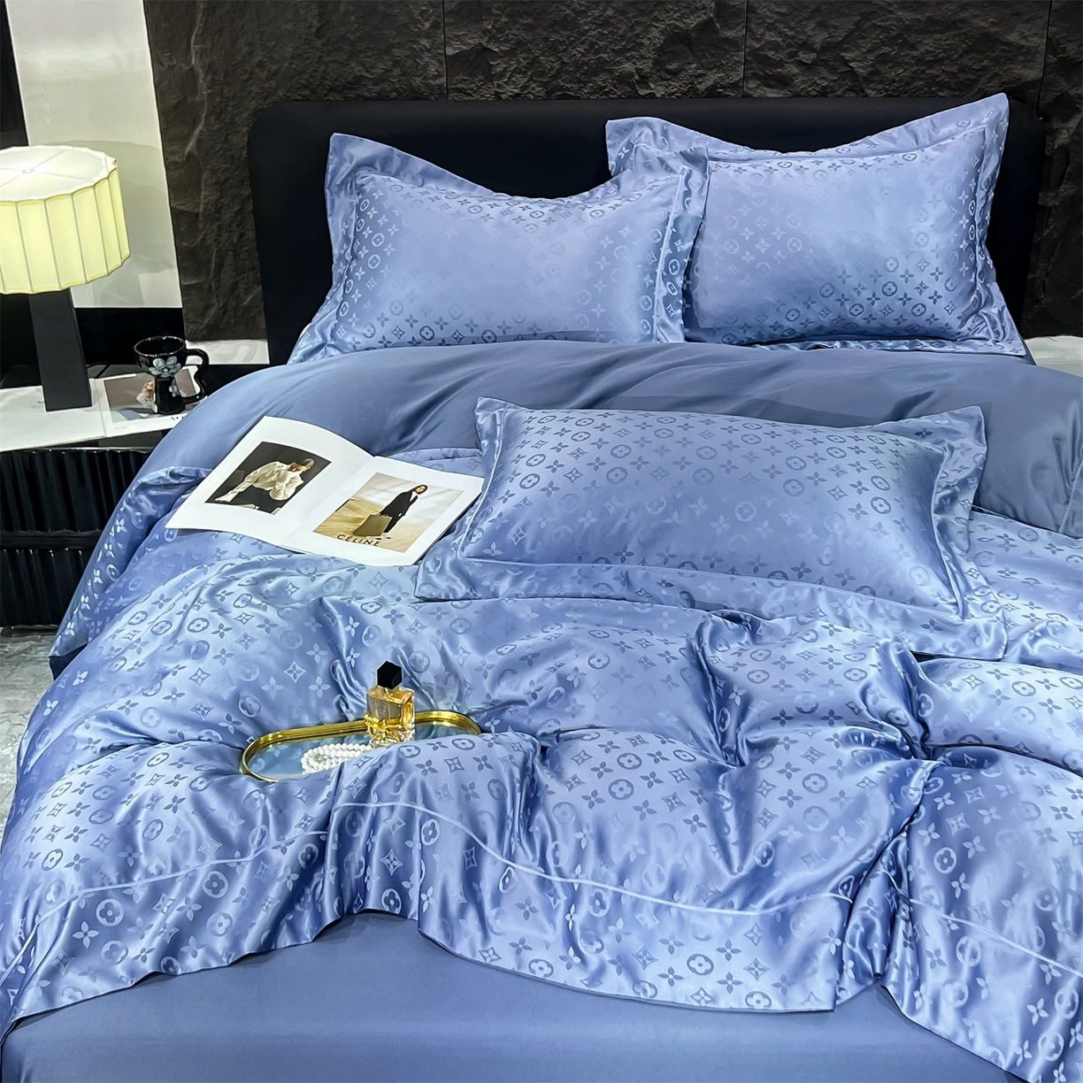 91家纺网 家纺一手货源 找家纺 经年 2026新款水洗真丝提花四件套 格林-宝蓝