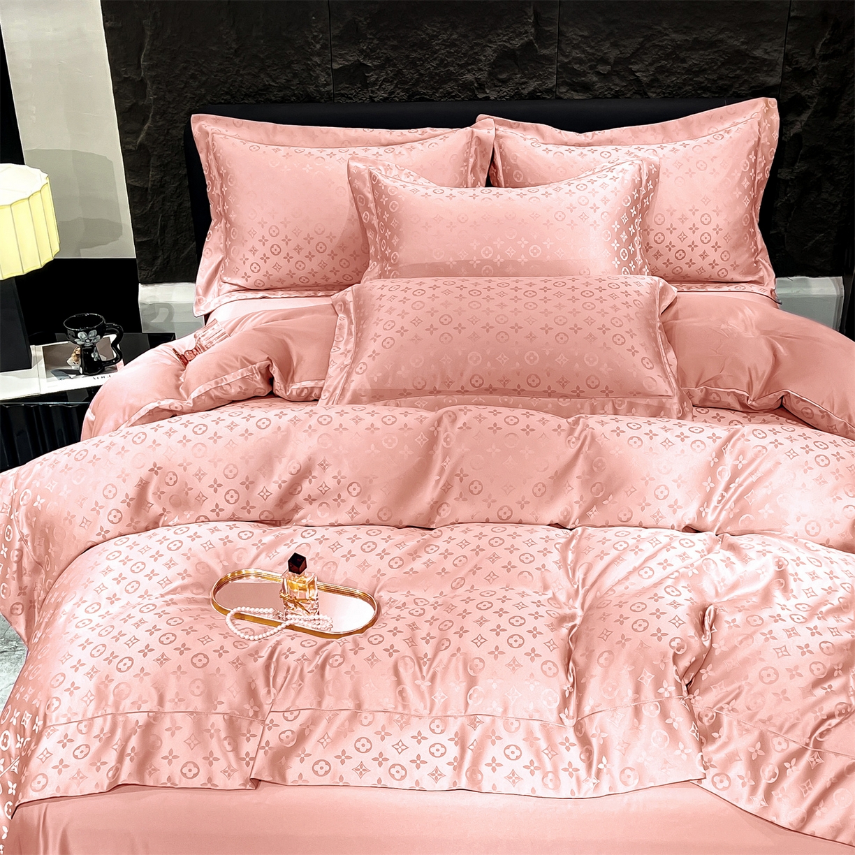 91家纺网 家纺一手货源 找家纺 经年 2026新款水洗真丝提花四件套 格林-粉玉