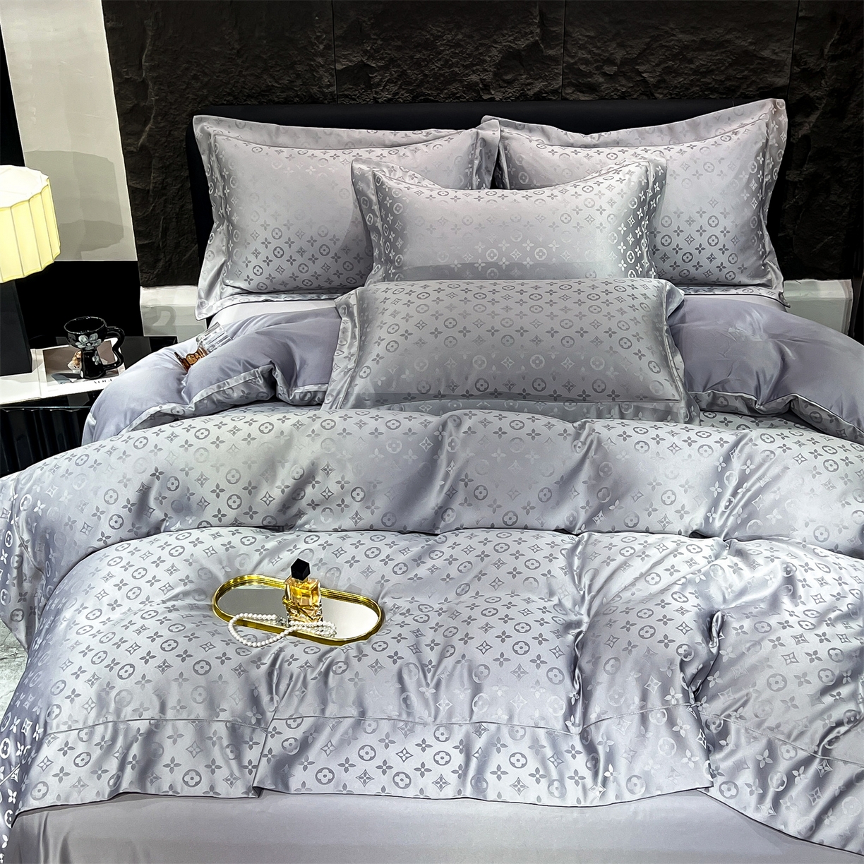 91家纺网 家纺一手货源 找家纺 经年 2026新款水洗真丝提花四件套 格林-浅灰