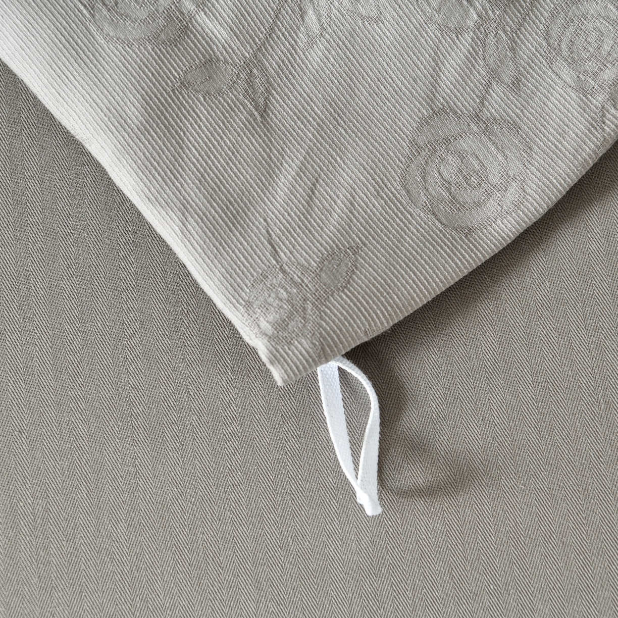 91家纺网 家纺一手货源 找家纺 菡宝 2026春夏新款全棉纯棉色织提花四件套-中古玫瑰 中古玫瑰 浅灰