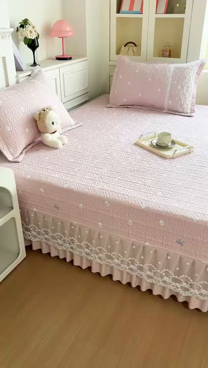 91家纺网 家纺一手货源 找家纺 手艺人家纺 2026新款四季通用榻榻米纯棉床盖专用防滑夹棉绗缝床单坑盖炕罩垫子可机洗定制 萌兔粉